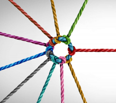 Knot of different coloured strings